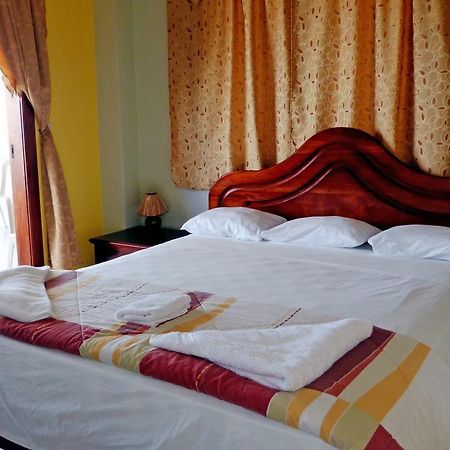 Casa Los Delfines Hotel ปวยร์โต วิลยามิล ภายนอก รูปภาพ