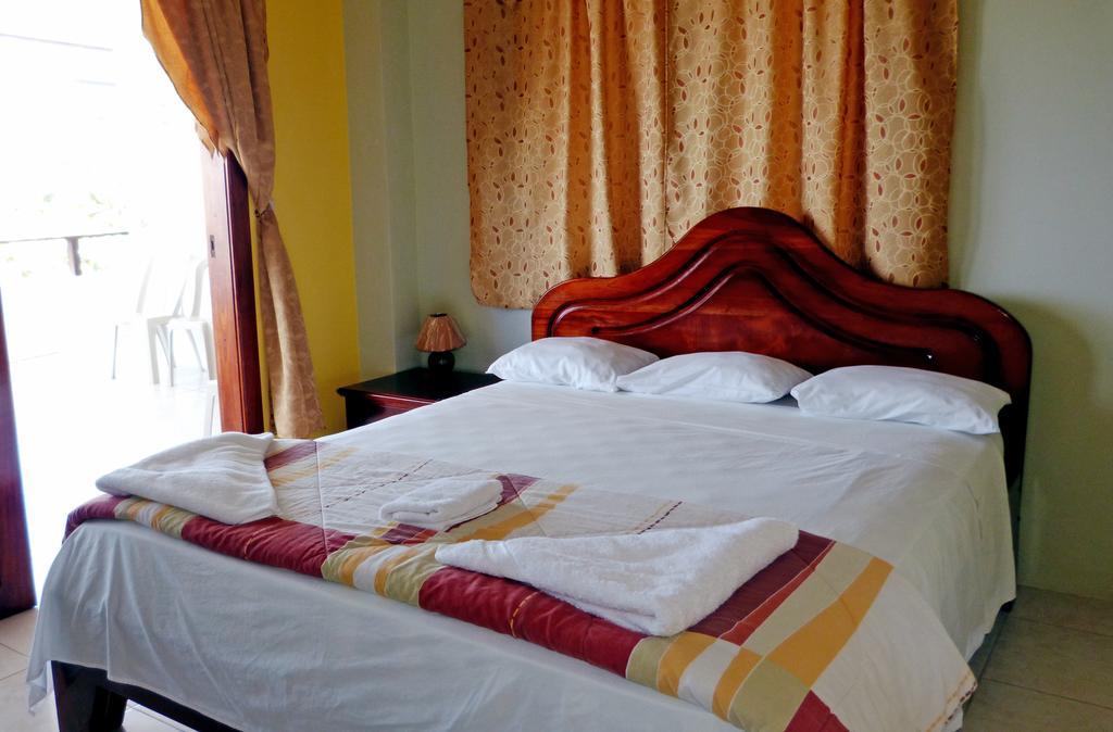 Casa Los Delfines Hotel ปวยร์โต วิลยามิล ภายนอก รูปภาพ