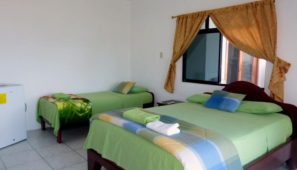 Casa Los Delfines Hotel ปวยร์โต วิลยามิล ภายนอก รูปภาพ
